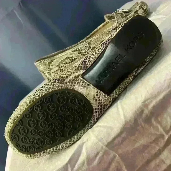 Micheal Kors Snakeskin Flats - Picture 10 of 14